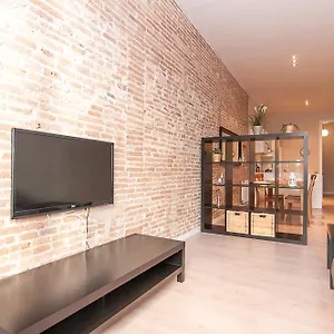 trivao-ramblas-apartments.catalonia-hotels.com/